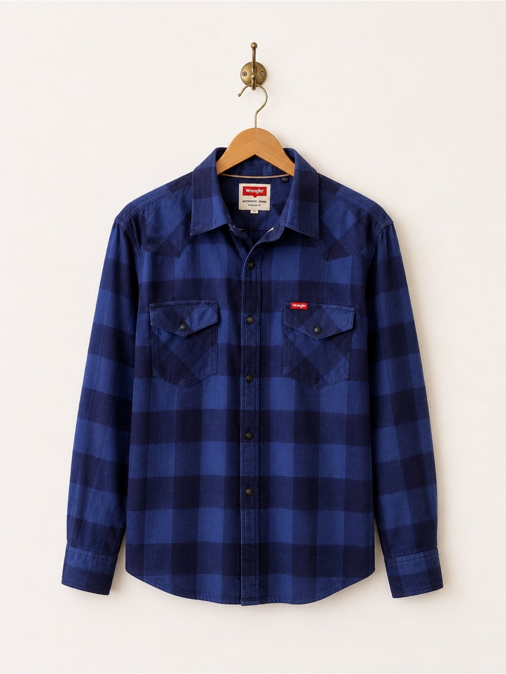 Wrangler NWT Blue and Navy Plaid Button-Down Shirt
